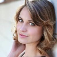 クリスティン・ドンロン『Femme Fatales Season1』でのヌード濡れ場シーン